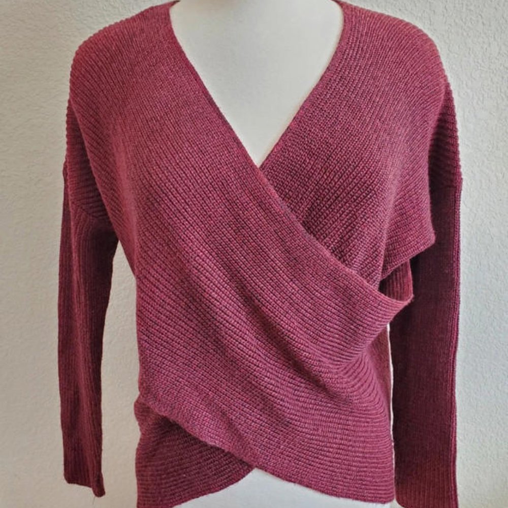 ASTR burgundy knit top